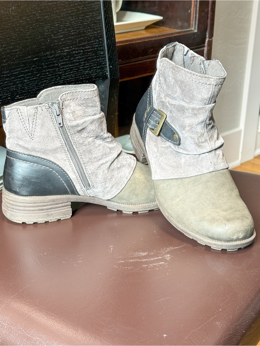Earth Origins Phoenix Gray Suede Leather Ankle Boots Moto Buckle Size 9.5